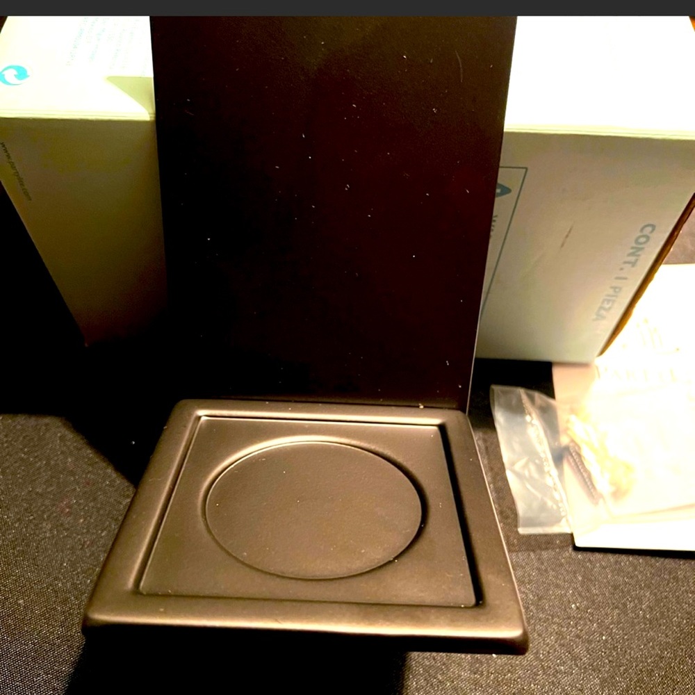 PartyLite Essential scones. Set of 2 new in box with hardware